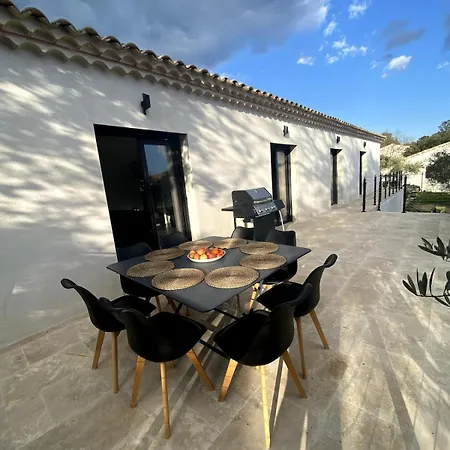 Charmante Maison A Garrigues St-eulalie * Collorgues